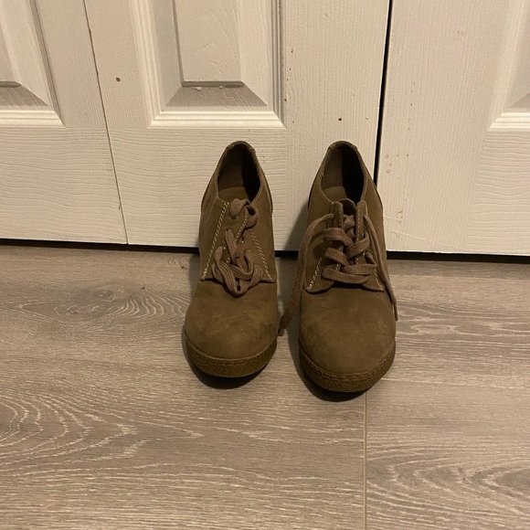 Women’s Booties - Picture 2 of 5